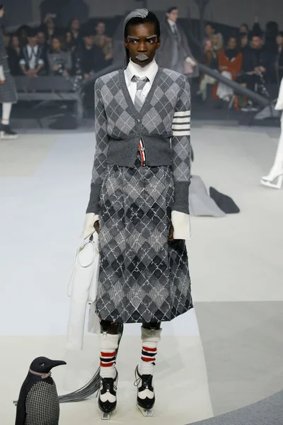 Look 10